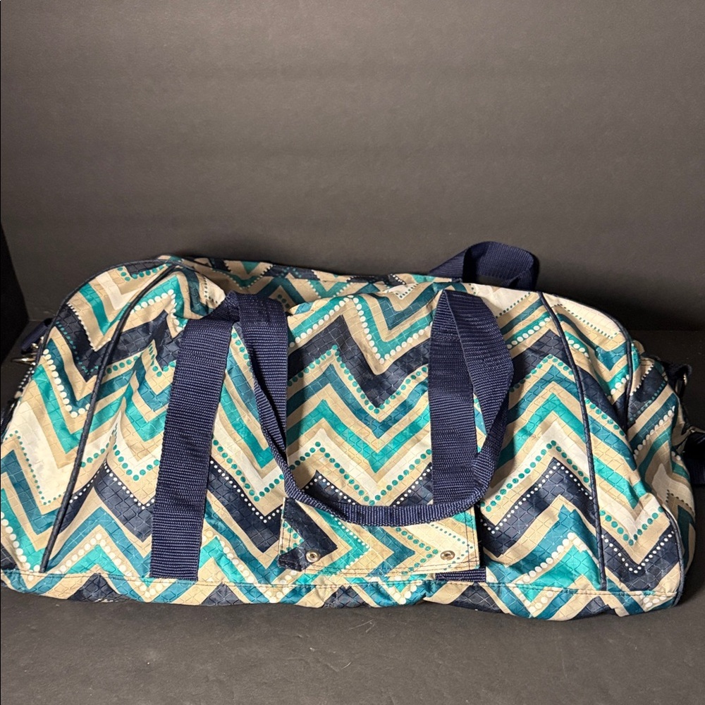 Thirty-One Chevron Travel Bag in Blue and Cream